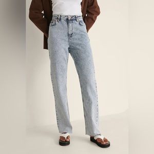 NA-KD Organic Straight High Waist Raw Hem Jeans